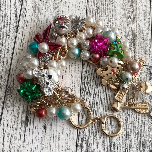 Betsey Johnson Bib Christmas Toggle Bracelet - Picture 2 of 6